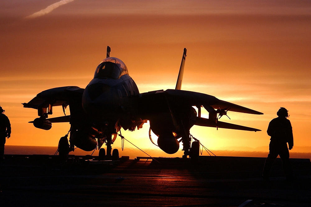 jet fighter silhouette jet fighter about to take off